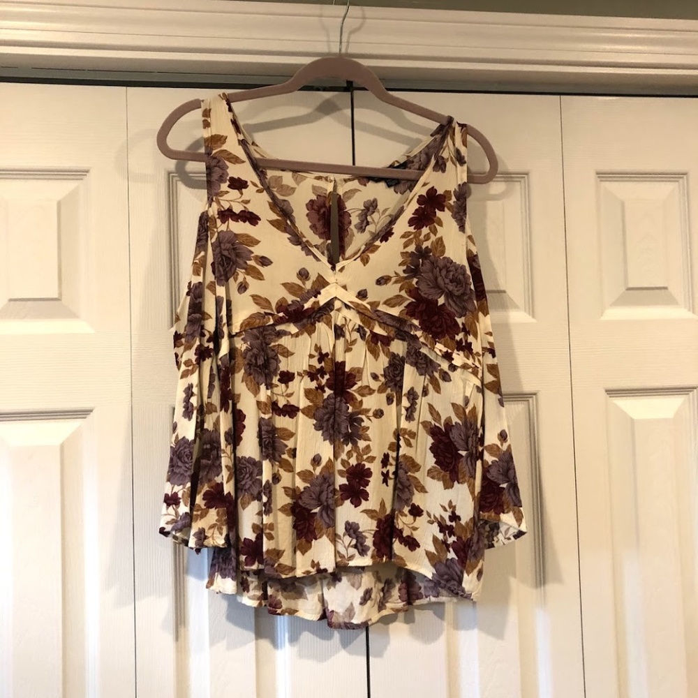 AE Peek-a-Boo Long Sleeve Floral Top